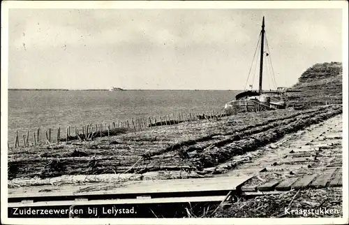 Ak Lelystad Flevoland Niederlande, Zuiderzeewerken, Kragstukken, Deichbauarbeiten