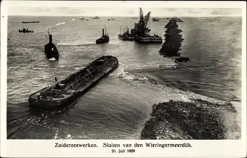 Ak Wieringen Nordholland Niederlande, Zuiderzeewerken, Sluiten van den Wieringermeerdijk 1929