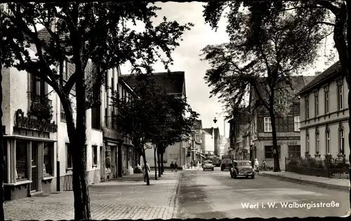 Ak Werl in Westfalen, Walburgisstraße, Glocken Apotheke