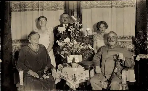 Foto Ak Berlin Charlottenburg Plötzensee, Familienportrait der Familie F. Michel