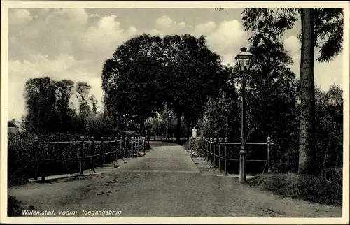 Ak Willemstad Nordbrabant, Voorm. Toegangsbrug, Brücke, Parkanlage