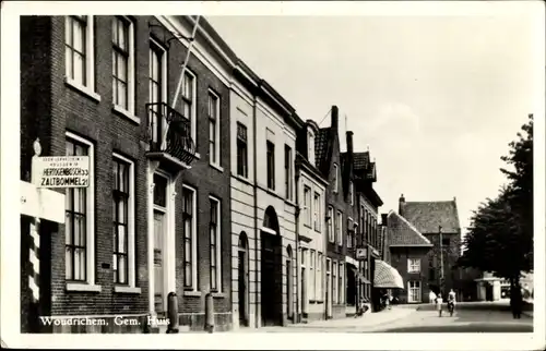 Ak Woudrichem Nordbrabant, Gem. Huis, Straßenpartie