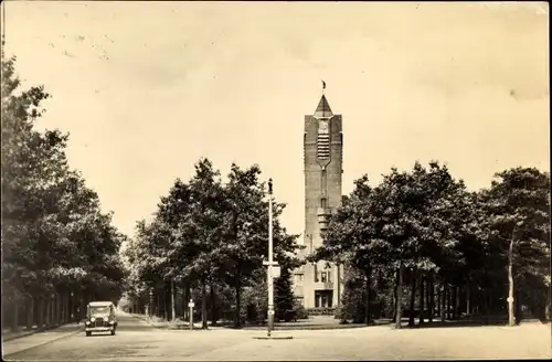 Ak Zeist Utrecht Niederlande, Boulevard en verlengde Slotlaan bij de Ned. Herv. Kerk