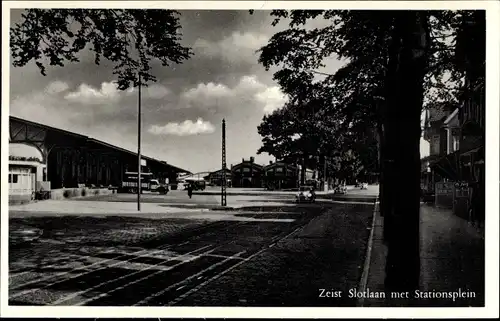 Ak Zeist Utrecht Niederlande, Slotlaan met Stationsplein, Bahnhof, Straßenseite