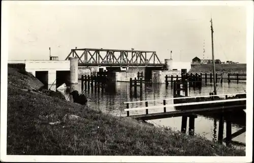 Ak Kornwerderzand Friesland Niederlande, Binnenhaven Afsuitdijk