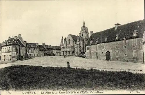 Ak Guibray Calvados, La Place de la Reine Mathilde, L'Eglise Notre Dame