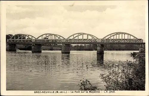 Ak Grez Neuville Maine et Loire, Le Pont sur la Mayenne