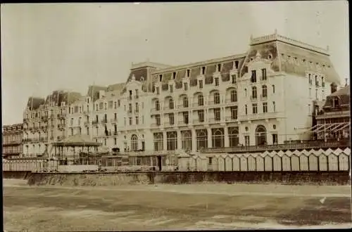 Foto Ak Cabourg Calvados, Grand Hotel