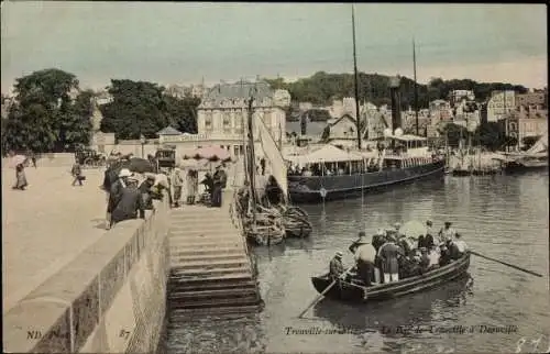 Ak Trouville sur Mer Calvados, Le Bac de Trouville a Deauville, Hafenpartie