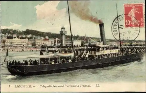 Ak Trouville Calvados, L'Augustin Normand arrivant a Trouville, Leuchtturm