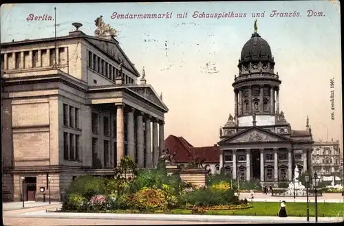 Ak Berlin Mitte, Gendarmenmarkt mit Schauspielhaus und Französischem Dom