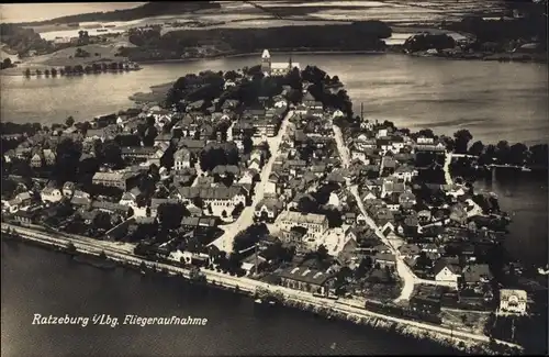 Ak Ratzeburg in Schleswig Holstein, Fliegeraufnahme vom Ort