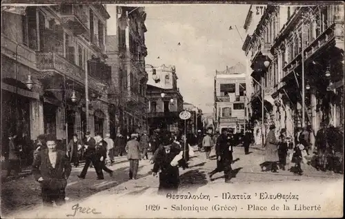 Ak Thessaloniki Griechenland, Place de la Liberté