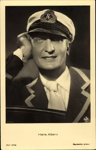 Ak Schauspieler Hans Albers, Portrait, Kapitänsmütze, Ross