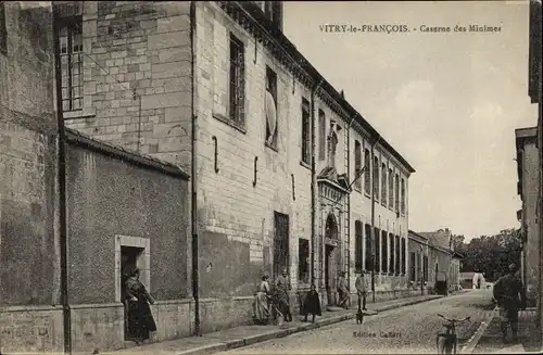 Ak Vitry le François Marne, Caserne des Minimes