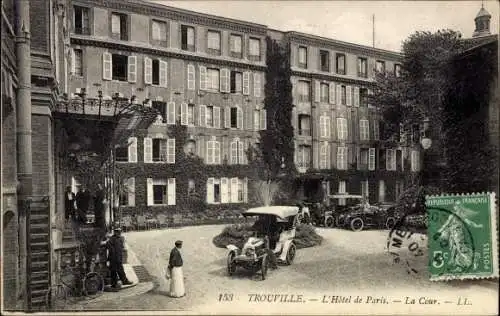 Ak Trouville Calvados, L'Hotel de Paris, La Cour