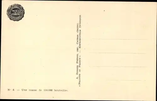 Ak Épernay Marne, Champagne Moet et Chandon, Une masse de 120000 bouteilles, Champagnerflaschen