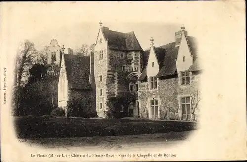 Ak Le Plessis-Macé Maine-et-Loire, Château, Vue de la Chapelle et du Donjon