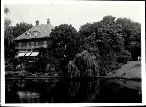 Foto Den Haag Südholland Niederlande, Zorgvliet ?, Villa am Wasser