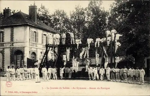 Ak Troyes Aube, La Journee du Soldat, Au Gymnase, Assaut du Portique