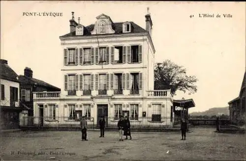 Ak Pont l'Eveque Calvados, L'Hotel de Ville