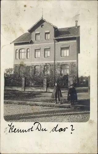 Foto Ak Soest in Westfalen, Wohnhaus, Kinder