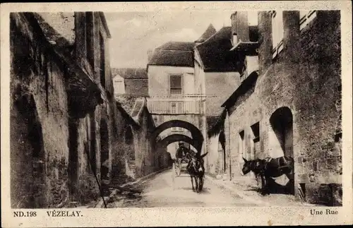 Ak Vézelay Yonne, Une Rue