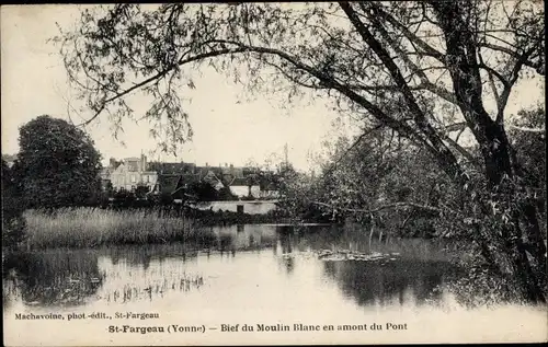 Ak Saint Fargeau Yonne, Bief du Moulin Blanc en amont du Pont