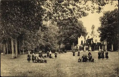 Ak Vught Nordbrabant, Pensionnat Regina Coeli, Vue du parc