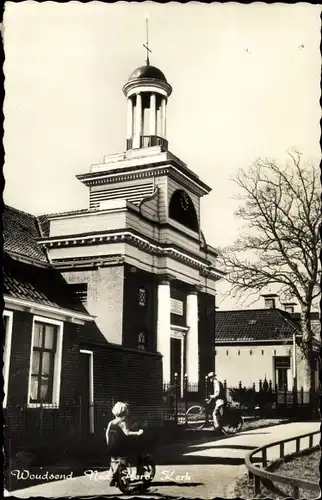 Ak Woudsend Friesland Niederlande, Ned. Herv. Kerk, Kind und Mann mit Fahrrad