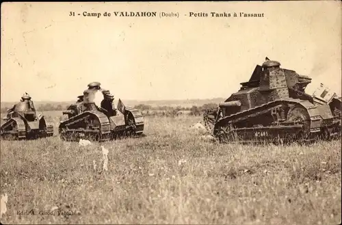 Ak Camp de Valdahon Doubs, Petits Tanks à l'assaut, Franz. Panzer