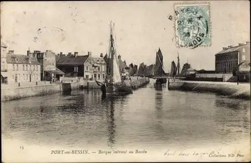 Ak Port en Bessin Calvados, Barque entrant au Bassin