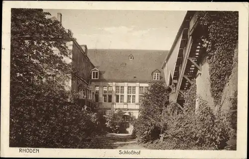 Ak Rhoden Waldeck Diemelstadt Hessen, Schlosshof