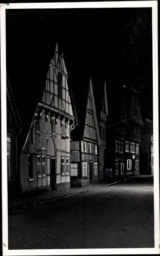 Foto Ak Warburg in Westfalen, Fachwerkhäuser, Nacht