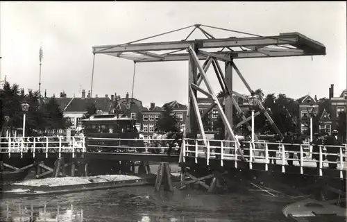 Ak Leiden Südholland Niederlande, Noordbrug Blaupoortsbrug met paardentram, Pferdestraßenbahn 1910