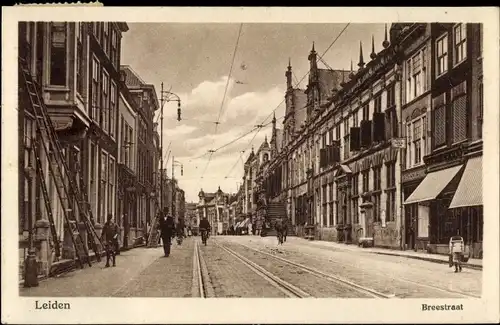 Ak Leiden Südholland Niederlande, Breestraat, Tramschienen