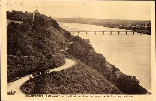 Ak Champtoceaux Maine-et-Loire, la Route au flanc du coteau et le Pont sur la Loire