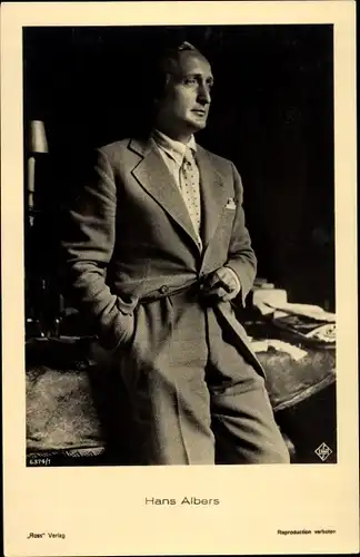 Ak Schauspieler Hans Albers, Portrait, Zigarre, Anzug, Ross