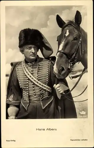 Ak Schauspieler Hans Albers, Portrait als Husar mit Pferd, Ross Verlag A 2879/1