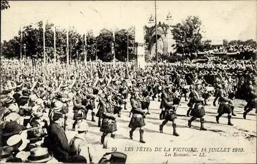 Ak Les Fetes de la Victoire 1919, Les Ecossais