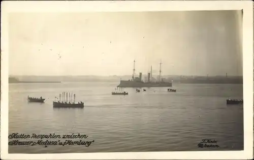 Foto Ak Deutsches Kriegsschiff Medusa, Kleiner Kreuzer, Reichsmarine