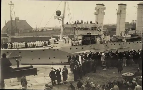 Foto Ak Deutsches Kriegsschiff Hamburg, Kleiner Kreuzer, Reichsmarine