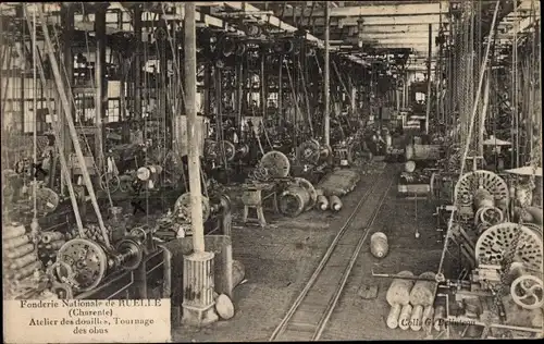 Ak Ruelle sur la Touvre Charente, Fonderie Nationale, Atelier des douilles, Tournage des obus