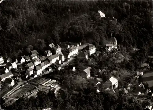 Ak Guttenberg im Frankenwald, Gasthof Goldene Rose, Ort, Fliegeraufnahme