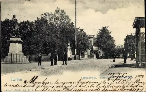 Ak Leiden Südholland Niederlande, Stationsweg, Denkmal