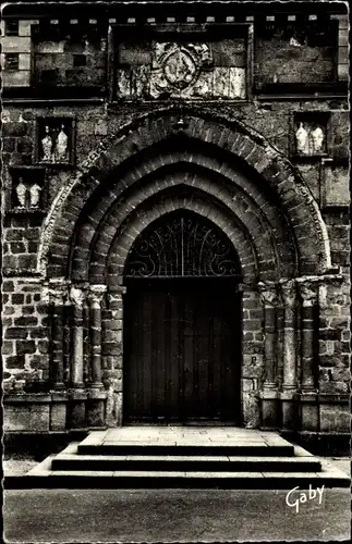 Ak Chemillé Maine-et-Loire, Le Porche de l'Église Saint Pierre