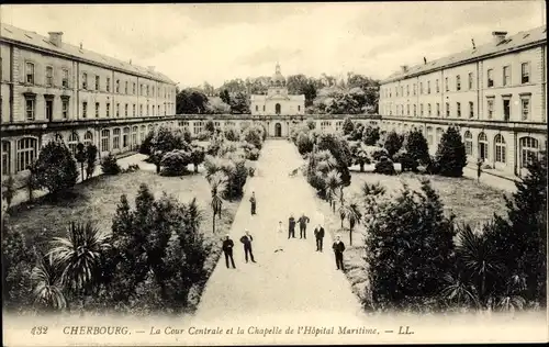 Ak Cherbourg Manche, La Cour Centrale, La Chapelle de l'Hopital Maritime