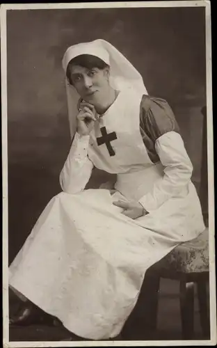 Foto Ak Englische Krankenschwester in Dienstkleidung, 1. WK