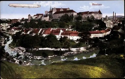 Ak Bautzen in der Oberlausitz, Gesamtansicht, Zeppelin