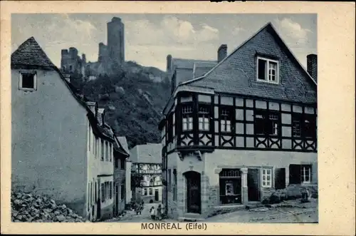 Ak Monreal in der Eifel, Straßenpartie, Burg
